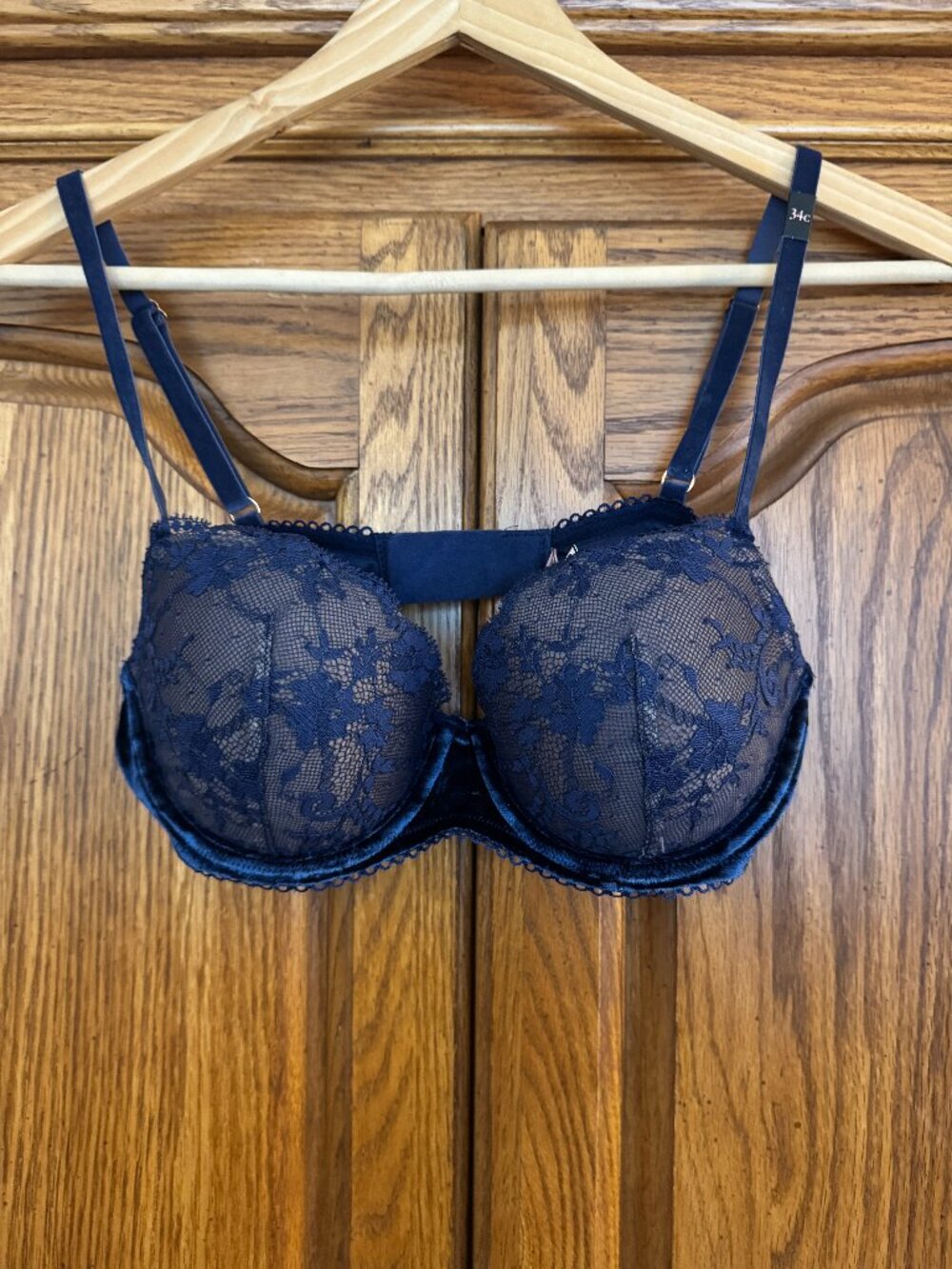 Victoria's Secret Navy Blue Lace Underwire Bra
